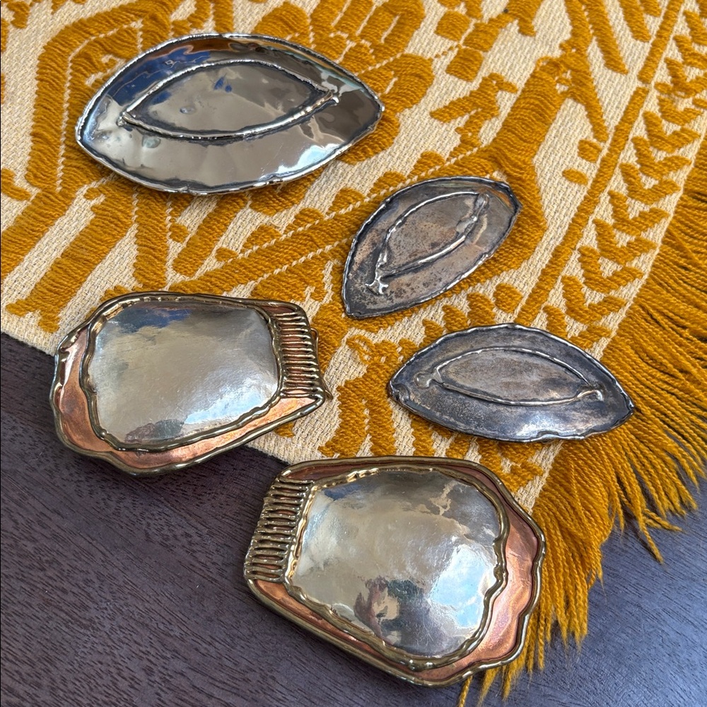 Lot of 5 Handmade Metal Belt Buckles and 3 Woven Sashes - Picture 12 of 12